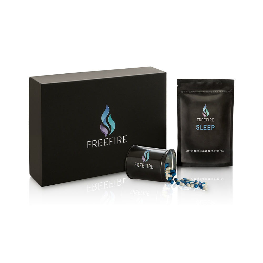 integratore FreeFire Sleep per per un sonno migliore e per dormire meglio bustina riciclabile da 60 capsule in confezione di benvenuto che comprende bellissima scatola rigida riciclabile per moltissimi usi e pratico porta capsule in latta